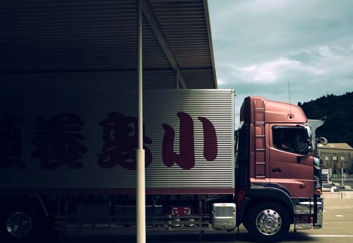 Comércio on-line impulsiona indústrias de calçados em Franca