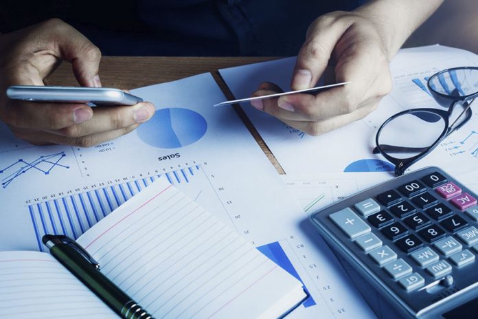 gestão de e-commerce: terceirizar ou contratar?